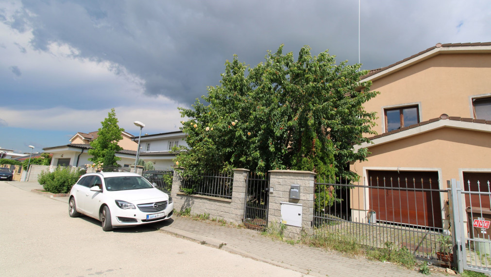 ZÁLESIE - 5i RODINNÝ DVOJDOM S BALKÓNOM A GARÁŽOU - VEĽKÁ ZÁHRADA