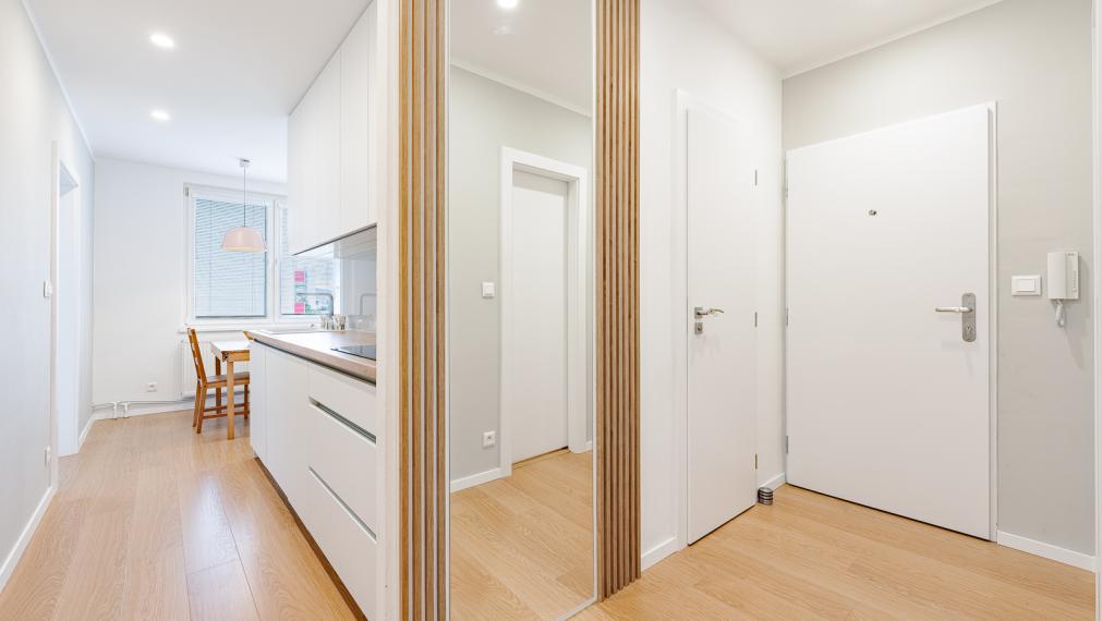 REZERVOVANÉ ! KRÁSNY ZREKONŠTRUOVANÝ 4i BYT - NEZÁBUDKOVA ul. - PIVNICA - LOGGIA