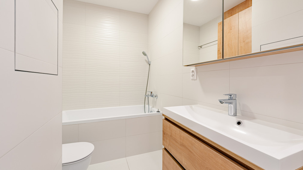 REZERVOVANÉ ! KRÁSNY ZREKONŠTRUOVANÝ 4i BYT - NEZÁBUDKOVA ul. - PIVNICA - LOGGIA