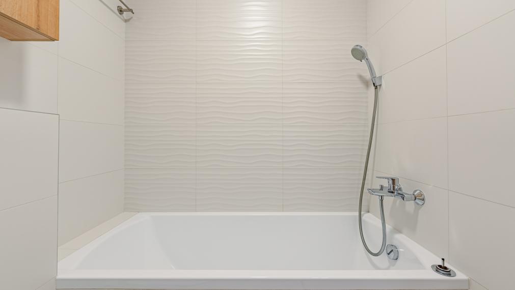 REZERVOVANÉ ! KRÁSNY ZREKONŠTRUOVANÝ 4i BYT - NEZÁBUDKOVA ul. - PIVNICA - LOGGIA