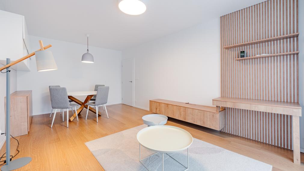 REZERVOVANÉ ! KRÁSNY ZREKONŠTRUOVANÝ 4i BYT - NEZÁBUDKOVA ul. - PIVNICA - LOGGIA