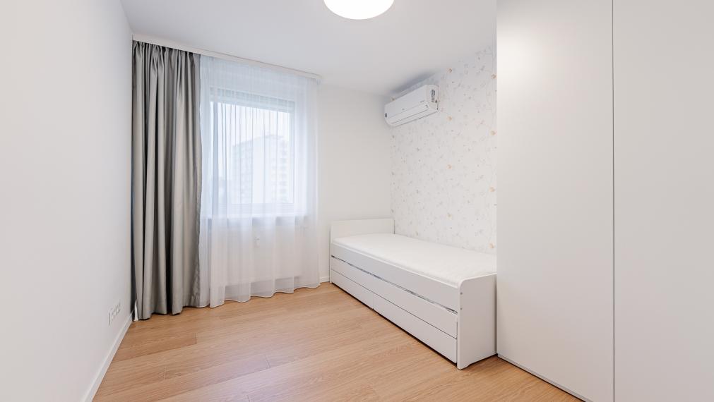 REZERVOVANÉ ! KRÁSNY ZREKONŠTRUOVANÝ 4i BYT - NEZÁBUDKOVA ul. - PIVNICA - LOGGIA