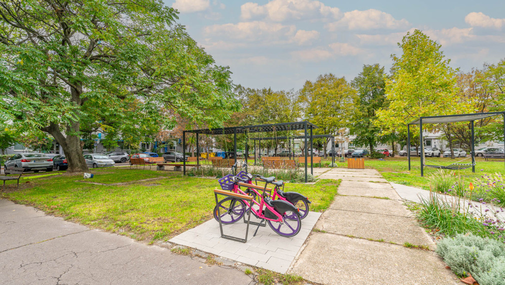 REZERVOVANÉ ! KRÁSNY ZREKONŠTRUOVANÝ 4i BYT - NEZÁBUDKOVA ul. - PIVNICA - LOGGIA