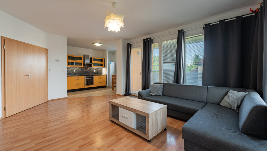 VEĽKOMETRÁŽNY 2i BYT V BLÍZKOSTI OC AVION - S VEĽKOU LOGGIOU - PARKOVANIE V GARÁŽI