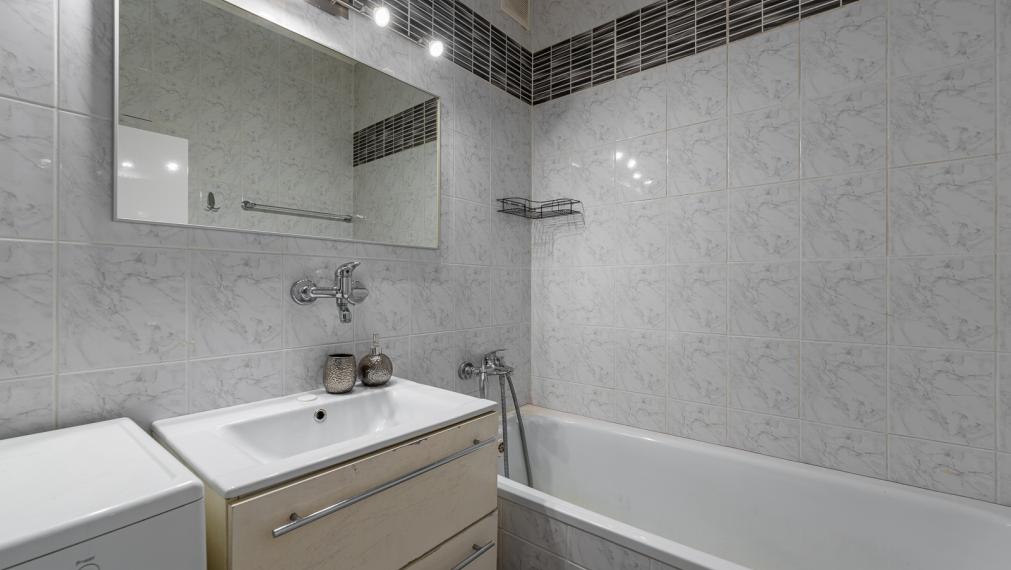 VAJANSKÉHO ul.- STUPAVA - ZARIADENÝ 2,5i BYT S FRANCÚZSKYM BALKÓNOM V TICHEJ LOKALITE