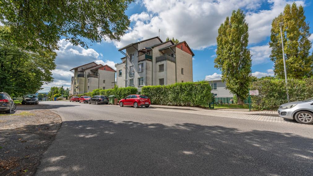 VAJANSKÉHO ul.- STUPAVA - ZARIADENÝ 2,5i BYT S FRANCÚZSKYM BALKÓNOM V TICHEJ LOKALITE