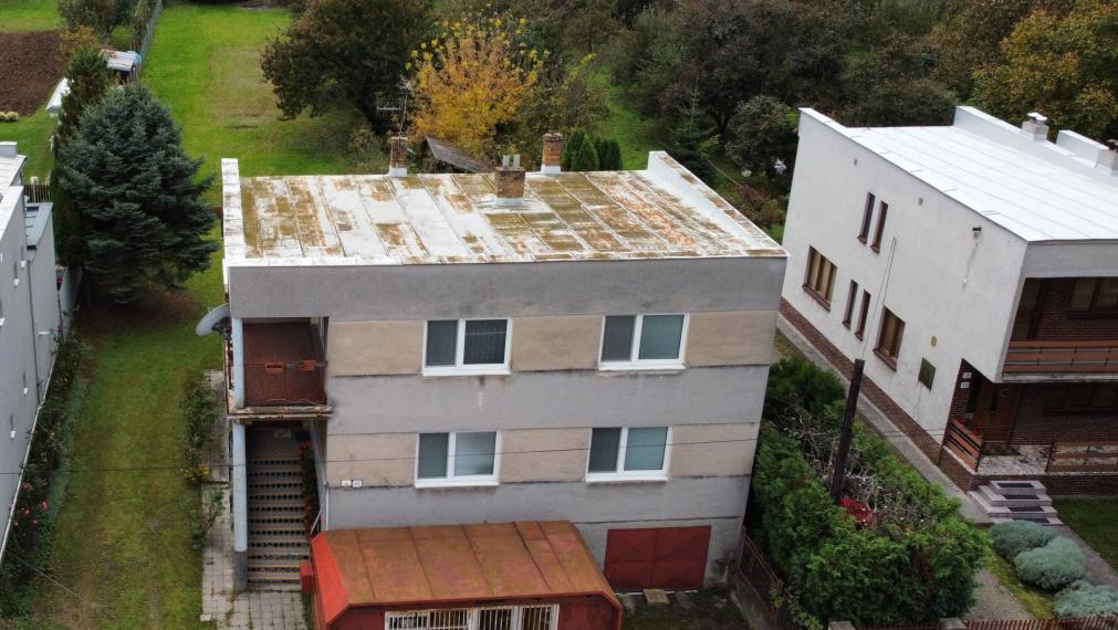 MICHALOVCE - SAMOSTATNE STOJACI 6i RD - PODPIVNIČENÝ - POZEMOK 1824M2