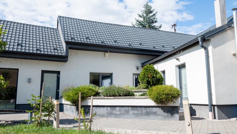 ZLATÉ KLASY - SAMOSTATNE STOJACI 8i RODINNÝ DOM - POLYFUNKČNÝ