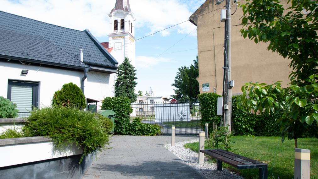 ZLATÉ KLASY - SAMOSTATNE STOJACI 8i RODINNÝ DOM - POLYFUNKČNÝ