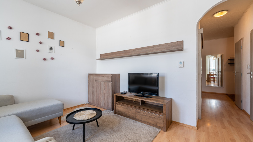 PREDANÉ ! VAJANSKÉHO ul.- STUPAVA - ZARIADENÝ 2,5i BYT S FRANCÚZSKYM BALKÓNOM V TICHEJ LOKALITE