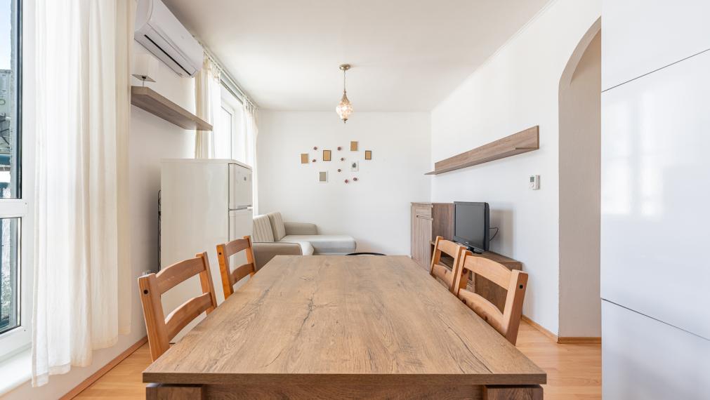 VAJANSKÉHO ul.- STUPAVA - ZARIADENÝ 2,5i BYT S FRANCÚZSKYM BALKÓNOM V TICHEJ LOKALITE