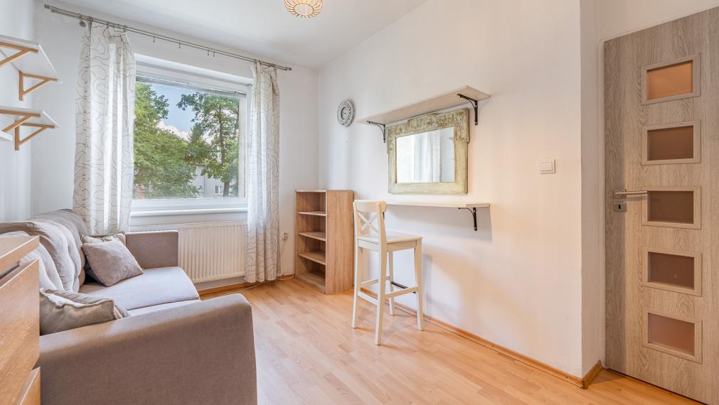 VAJANSKÉHO ul.- STUPAVA - ZARIADENÝ 2,5i BYT S FRANCÚZSKYM BALKÓNOM V TICHEJ LOKALITE