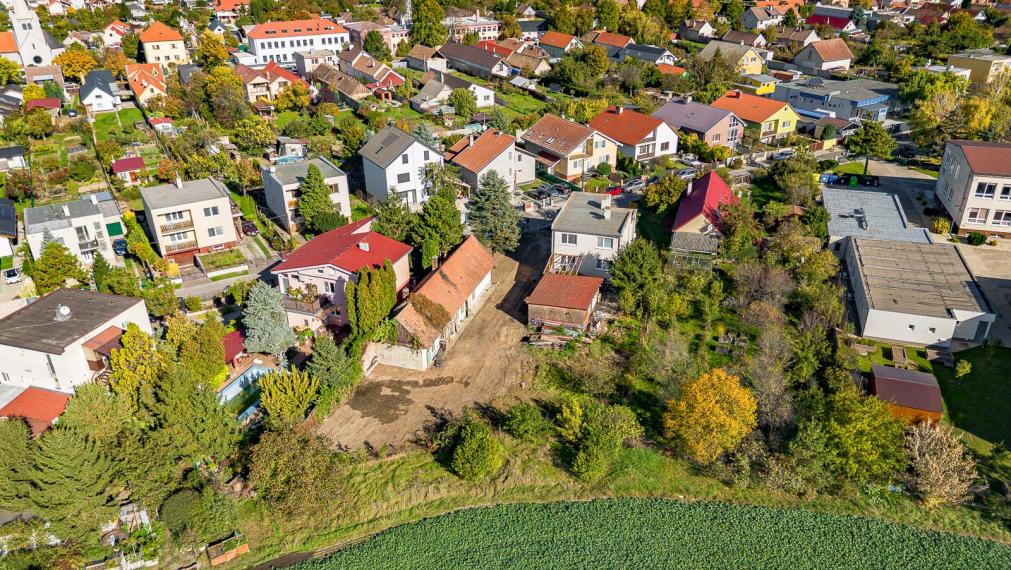 STAVEBNÝ POZEMOK - MOST PRI BRATISLAVE - 857M2 - POKOJNÁ ČASŤ OBCE