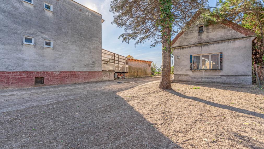 STAVEBNÝ POZEMOK - MOST PRI BRATISLAVE - 857M2 - POKOJNÁ ČASŤ OBCE