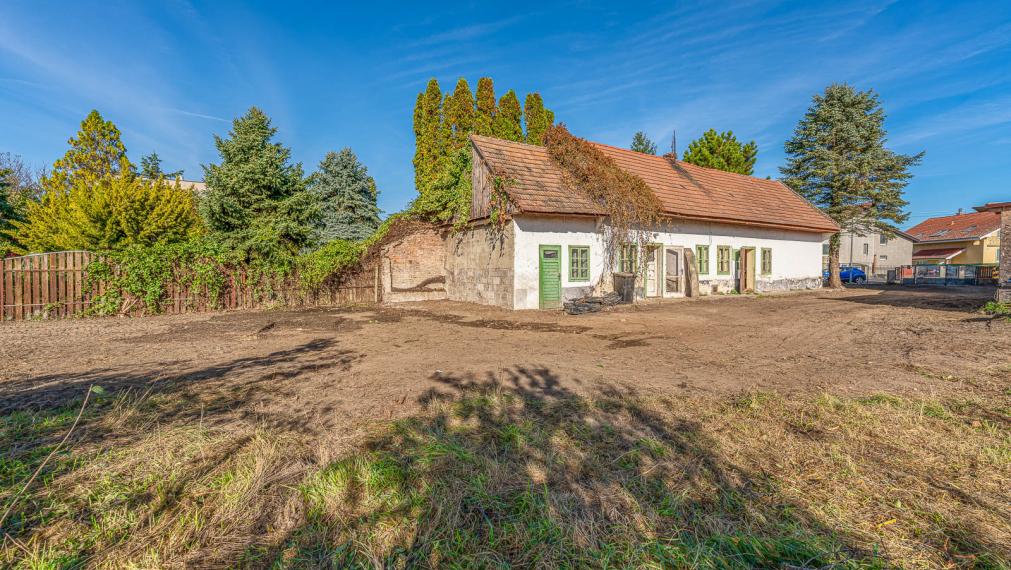 STAVEBNÝ POZEMOK - MOST PRI BRATISLAVE - 857M2 - POKOJNÁ ČASŤ OBCE