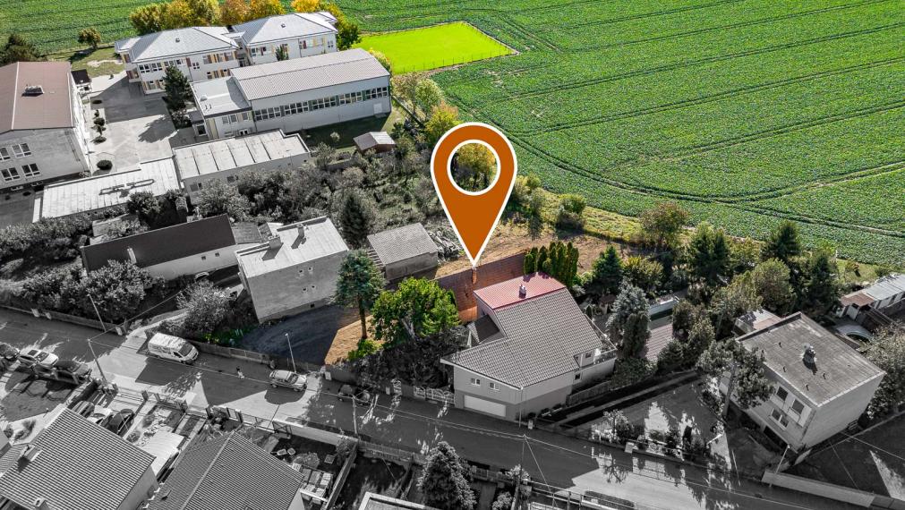 ŠPORTOVÁ ul. - STAVEBNÝ POZEMOK V POKOJNEJ ČASTI OBCE