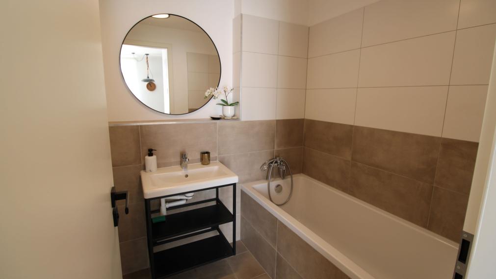 BYSTRICKÁ ul. - MODERNÝ 2i BYT S BALKÓNOM - PIVNICA - VONKAJŠIE PARKOVACIE MIESTO