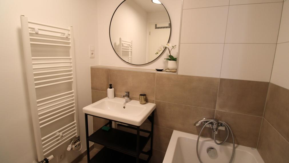 BYSTRICKÁ ul. - MODERNÝ 2i BYT S BALKÓNOM - PIVNICA - VONKAJŠIE PARKOVACIE MIESTO