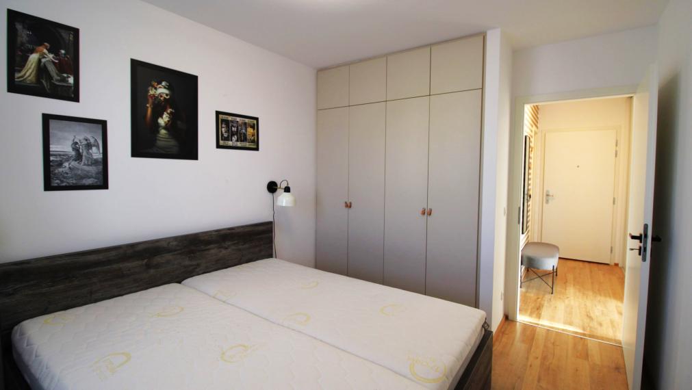 BYSTRICKÁ ul. - MODERNÝ 2i BYT S BALKÓNOM - PIVNICA - VONKAJŠIE PARKOVACIE MIESTO