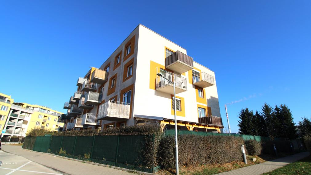 BYSTRICKÁ ul. - MODERNÝ 2i BYT S BALKÓNOM - PIVNICA - VONKAJŠIE PARKOVACIE MIESTO