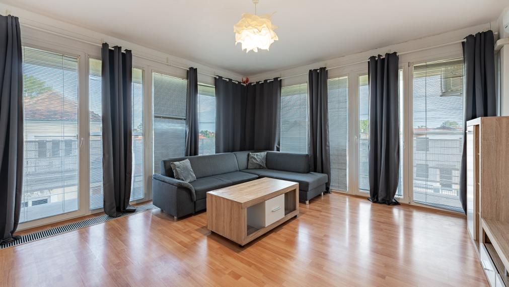 VEĽKÝ PRIESTRANNÝ 2i BYT S LOGGIOU 15M2 - PIVNICA - PARKOVANIE V GARÁŽI