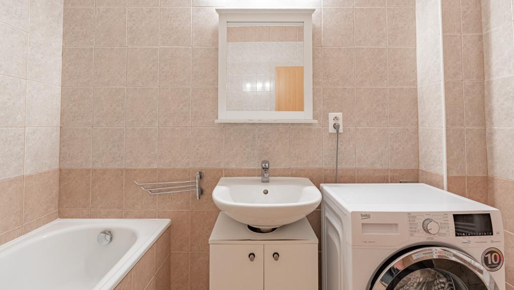 VEĽKÝ PRIESTRANNÝ 2i BYT S LOGGIOU 15M2 - PIVNICA - PARKOVANIE V GARÁŽI