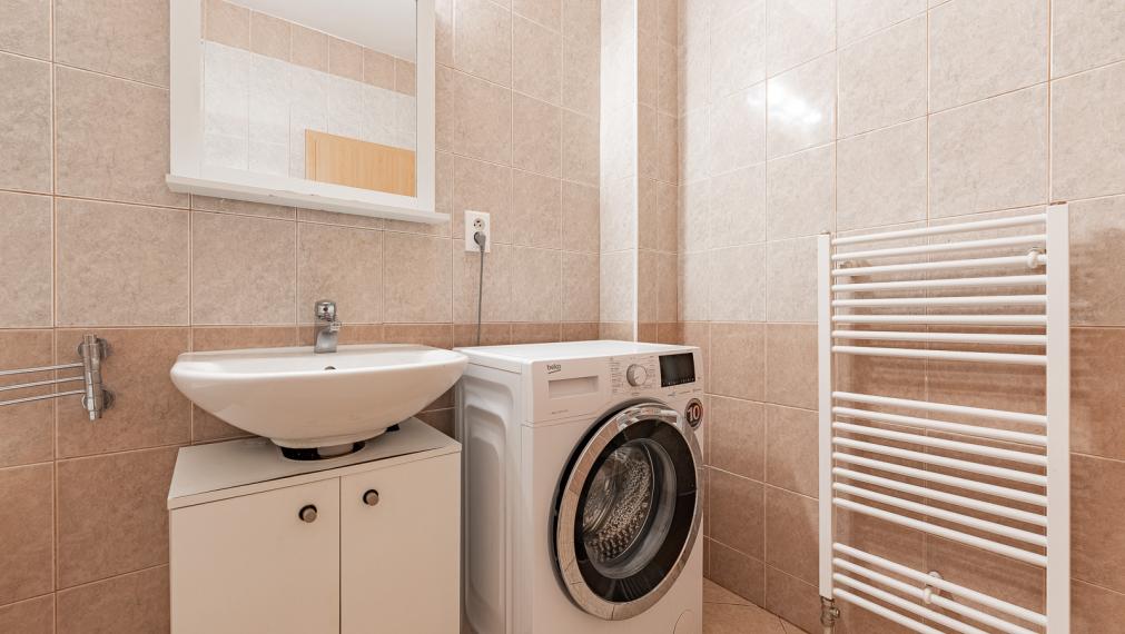 VEĽKÝ PRIESTRANNÝ 2i BYT S LOGGIOU 15M2 - PIVNICA - PARKOVANIE V GARÁŽI