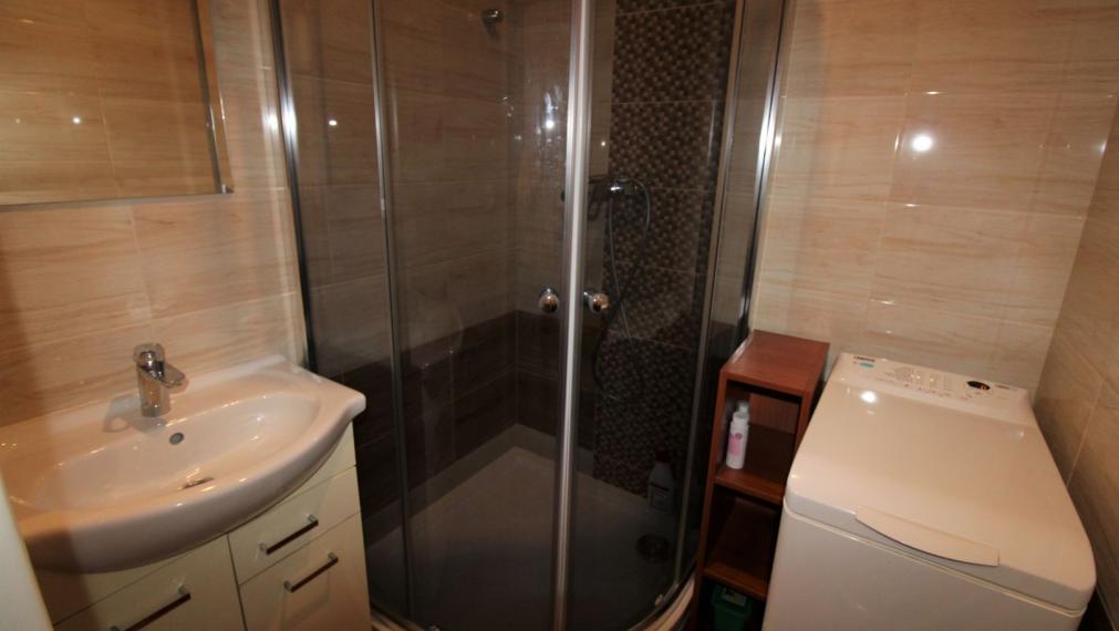 DONNEROVA ul. - V BLÍZKOSTI LÍŠČIEHO ÚDOLIA - 1,5i BYT S PIVNICOU