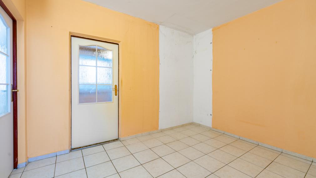 STAVBÁRSKA ul. - VEĽKÝ 2i BYT SO ZASKLENNOU LOGGIOU A PIVNICOU - OTOČENÝ NA 2 SVETOVÉ STRANY