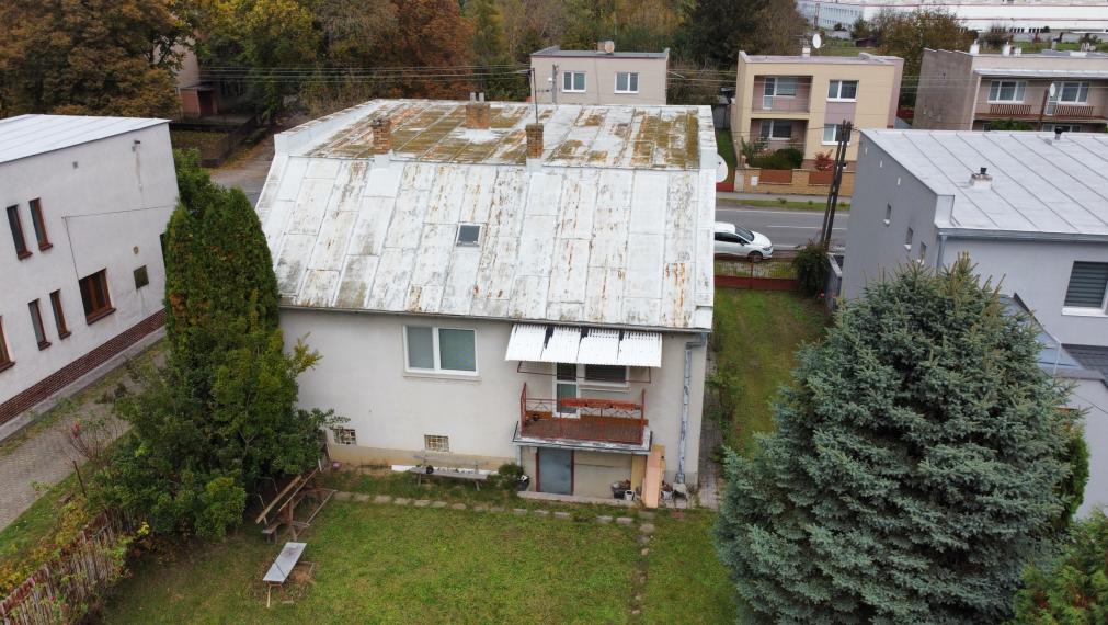 MICHALOVCE - SAMOSTATNE STOJACI 6i RODINNÝ DOM - POZEMOK 1824M2