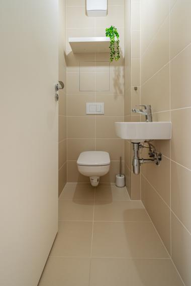 KRÁSNY 2i BYT V NOVOSTAVBE S PREDZÁHRADKOU A PIVNICOU - VONKAJŠIE PARKOVACIE MIESTO