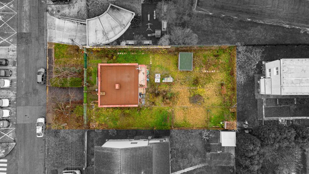 STARŠÍ RODINNÝ DOM NA REKONŠTRUKCIU VO VÝBORNEJ LOKALITE RUŽINOVA - TRNÁVKA