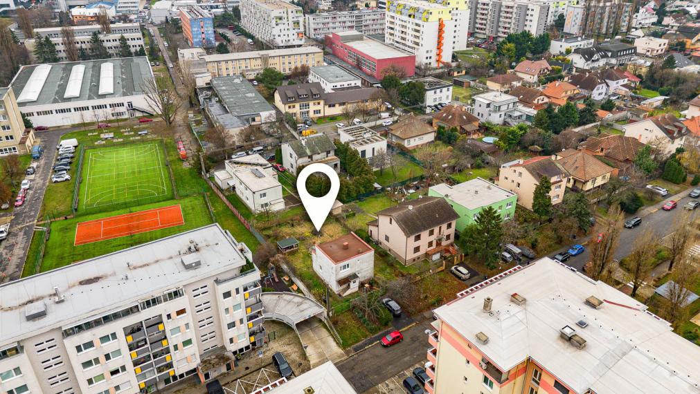 STARŠÍ RODINNÝ DOM NA REKONŠTRUKCIU VO VÝBORNEJ LOKALITE RUŽINOVA - TRNÁVKA