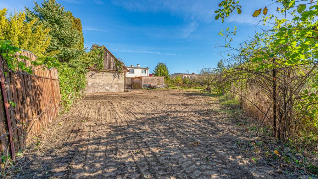 STAVEBNÝ POZEMOK - MOST PRI BRATISLAVE - 869M2