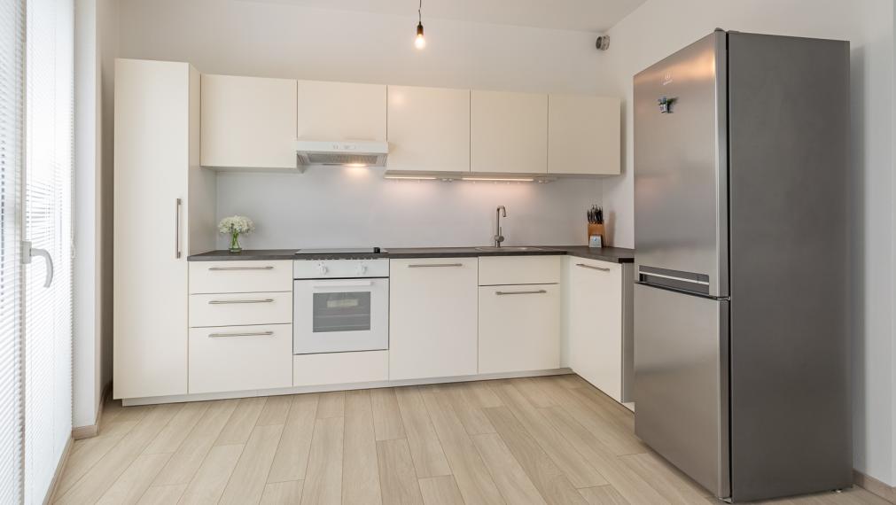 KRÁSNY 2i BYT V REZIDENČNEJ ČASTI TRI VODY - S PREDZÁHRADKOU - PIVNICA