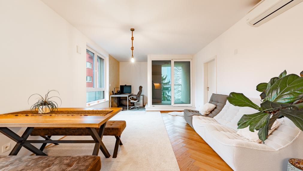 NOVOSTAVBA SOFORA - SLNEČNÝ 2i BYT S LOGGIOU