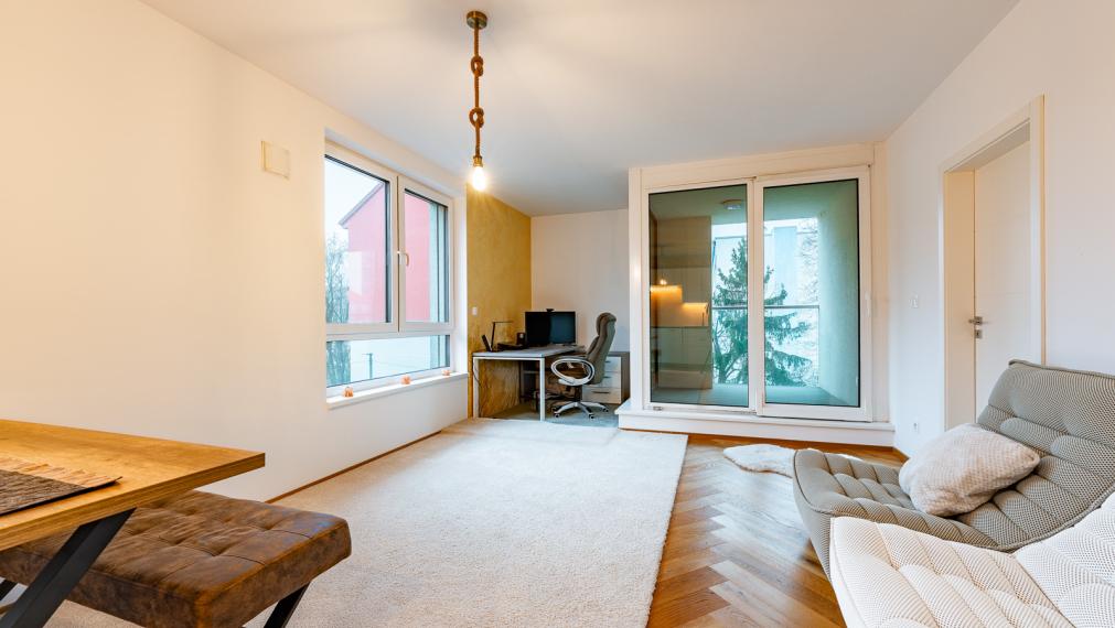 NOVOSTAVBA SOFORA - SLNEČNÝ 2i BYT S LOGGIOU - PIVNICA