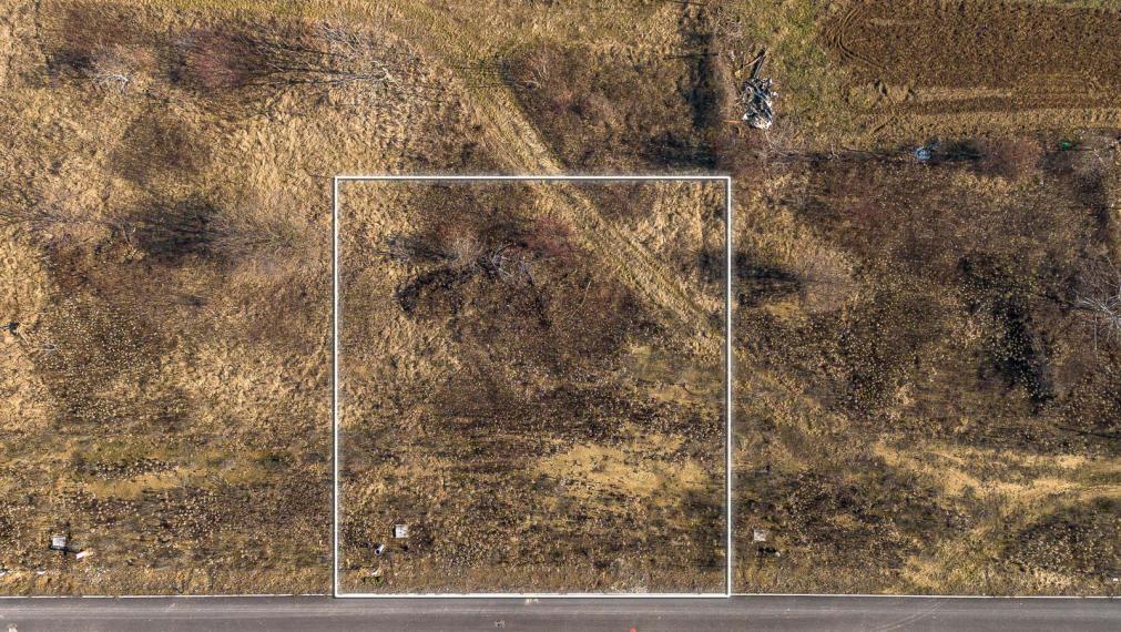 STAVEBNÝ POZEMOK - IVANKA p. DUNAJI - DOMBALE - 586M2