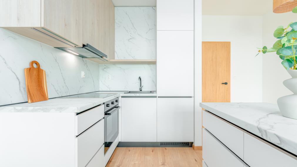 ÚPLNE NOVÝ MODERNÝ 1i BYT S PREDZÁHRADKOU - PIVNICA - PARKOVACIE MIESTO