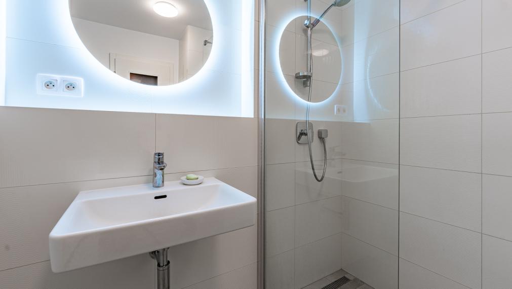 NOVOSTAVBA SOFORA - SLNEČNÝ 2i BYT S LOGGIOU A PIVNICOU OTOČENÝ DO PARKU