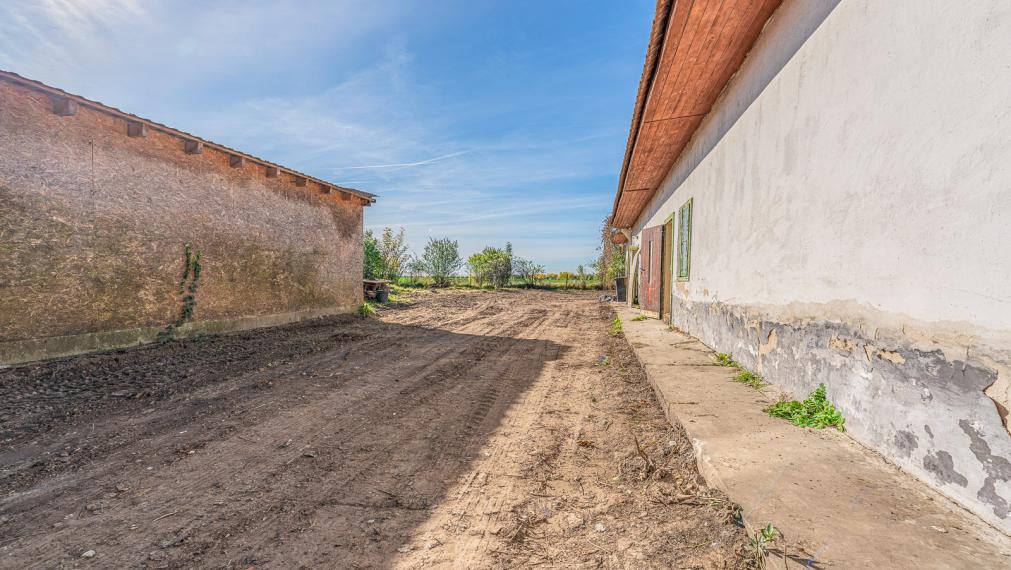 STAVEBNÝ POZEMOK - MOST PRI BRATISLAVE - 778M2