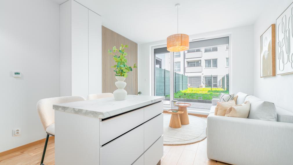 VOĽNÝ IHNEĎ - BERNOLÁKOVSKÁ ul. - ÚPLNE NOVÝ 1i BYT S PREDZÁHRADKOU - PIVNICA