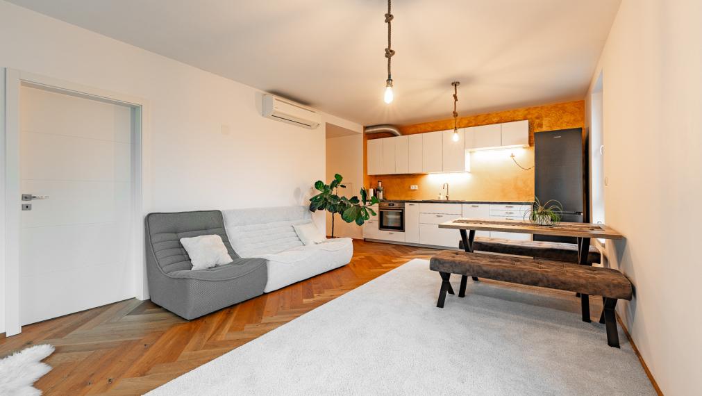 NOVOSTAVBA SOFORA - SLNEČNÝ 2i BYT S LOGGIOU