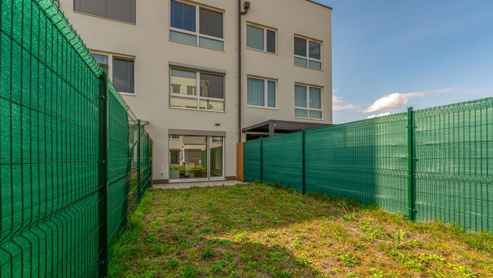 BERNOLÁKOVSKÁ ul. - IVANKA PRI DUNAJI - KRÁSNY NOVÝ 1i BYT S PREDZÁHRADKOU