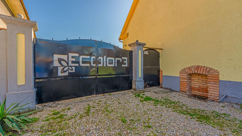 ČAKANY - SAMOSTATNE STOJACI DOM S VEĽKÝM POZEMKOM - MOŽNOSŤ VYUŽITIA AJ NA PODNIKANIE