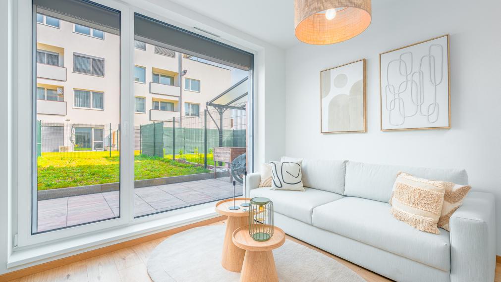 BERNOLÁKOVSKÁ ul. - IVANKA PRI DUNAJI - KRÁSNY NOVÝ 1i BYT S PREDZÁHRADKOU