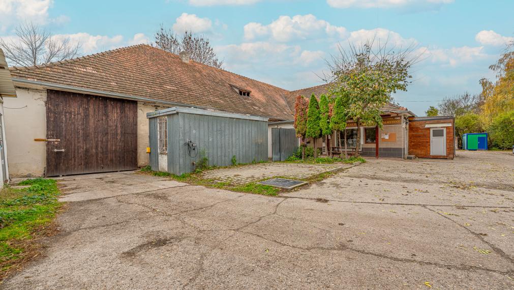 LÚČNY DVOR - INVESTIČNÝ STAVEBNÝ POZEMOK - 2495M2