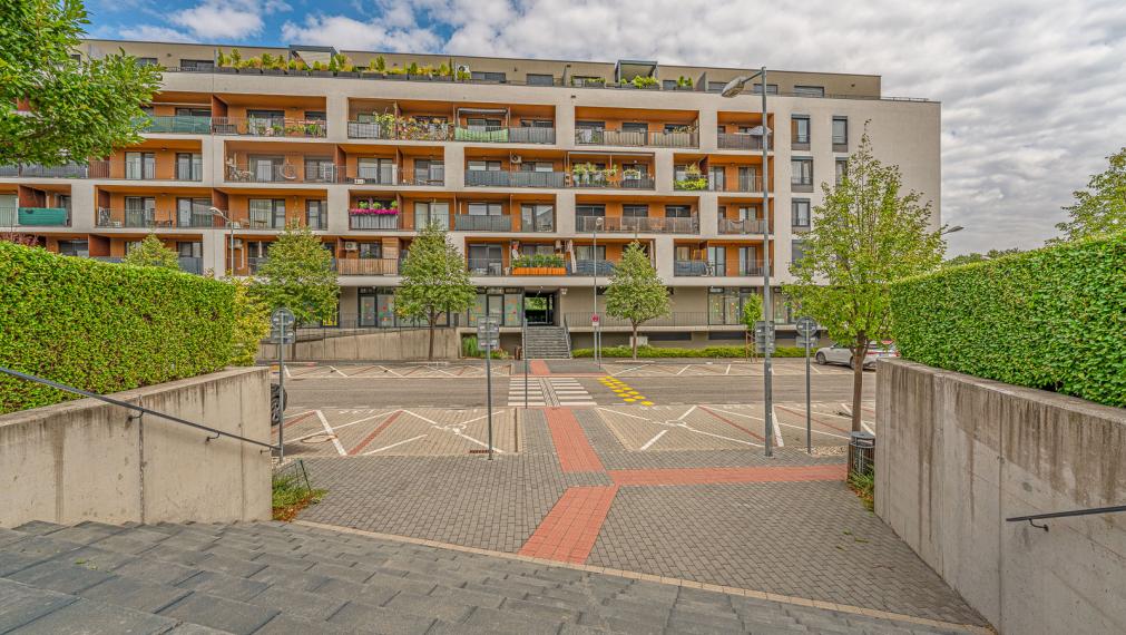 NOVOSTAVBA - SLNEČNICE - ZARIADENÝ 2i BYT S PARKOVANÍM - KLIMATIZÁCIA