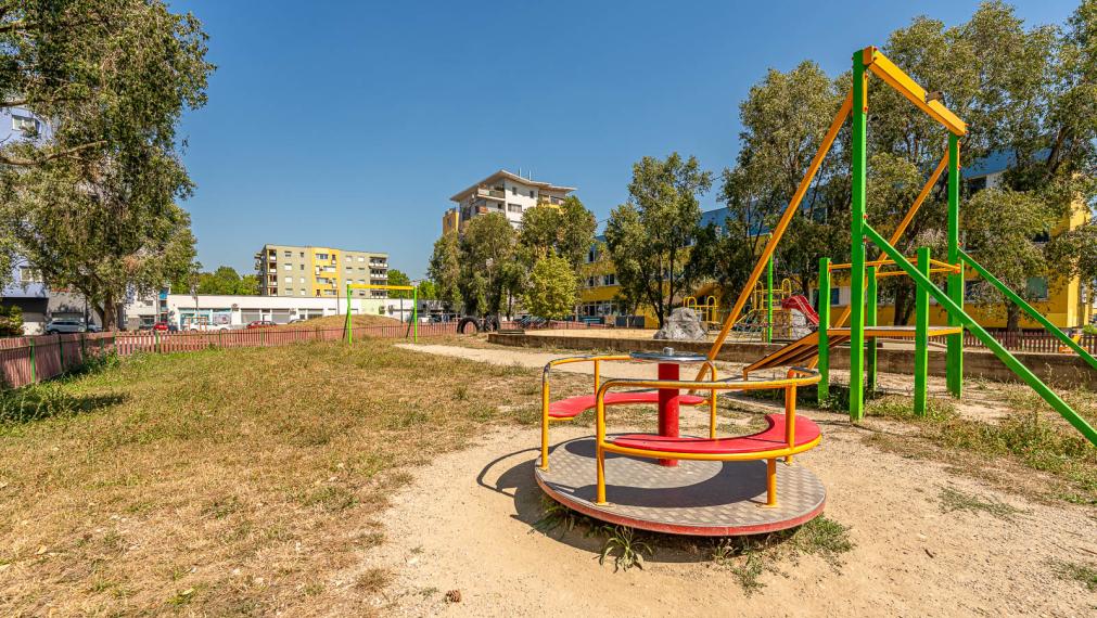PODZÁHRADNÁ ul. - P. BISKUPICE - SLNEČNÝ 3i BYT - PIVNICA - LOGGIA