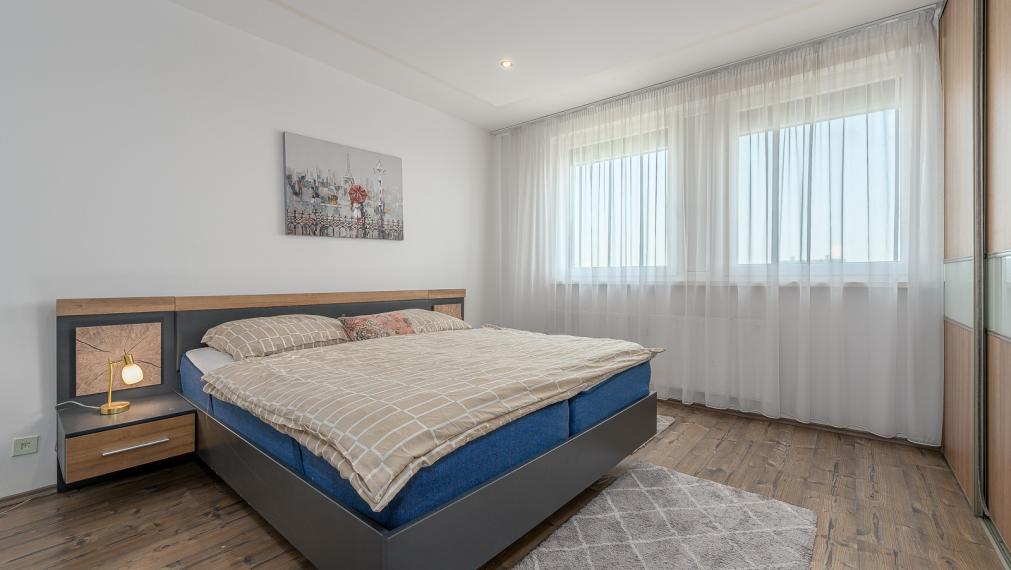PODZÁHRADNÁ ul. - P. BISKUPICE - SLNEČNÝ 3i BYT - PIVNICA - LOGGIA